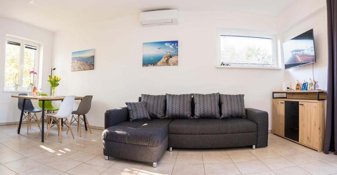 Apartments Sara Milohnici Luaran gambar
